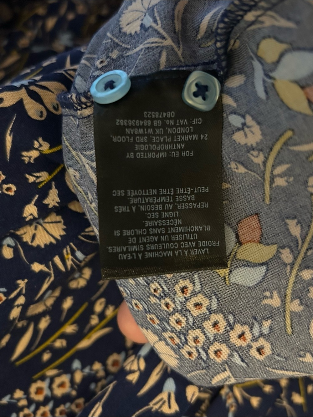 EUC Anthropologie Maeve Tie Neck Swing Blouse— Navy Botanical - Picture 10 of 10